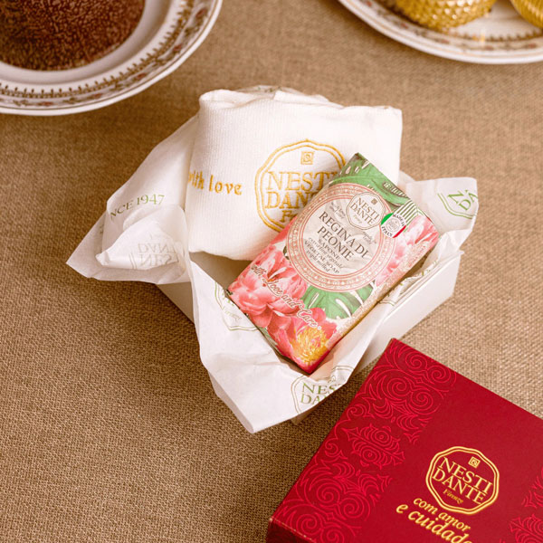 Sabonete em barra With Love and Care Regina di Peonie 250g - Imagem 2