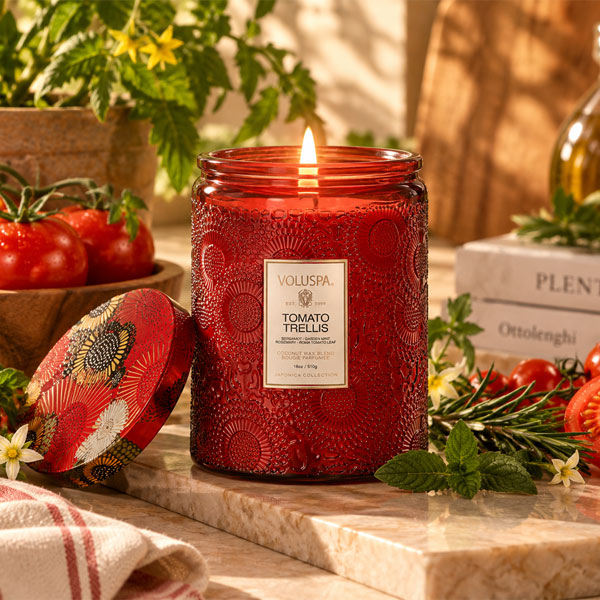 Vela Pote Vidro G 100h Relevo Tomato Trellis 510g Voluspa - Imagem 2
